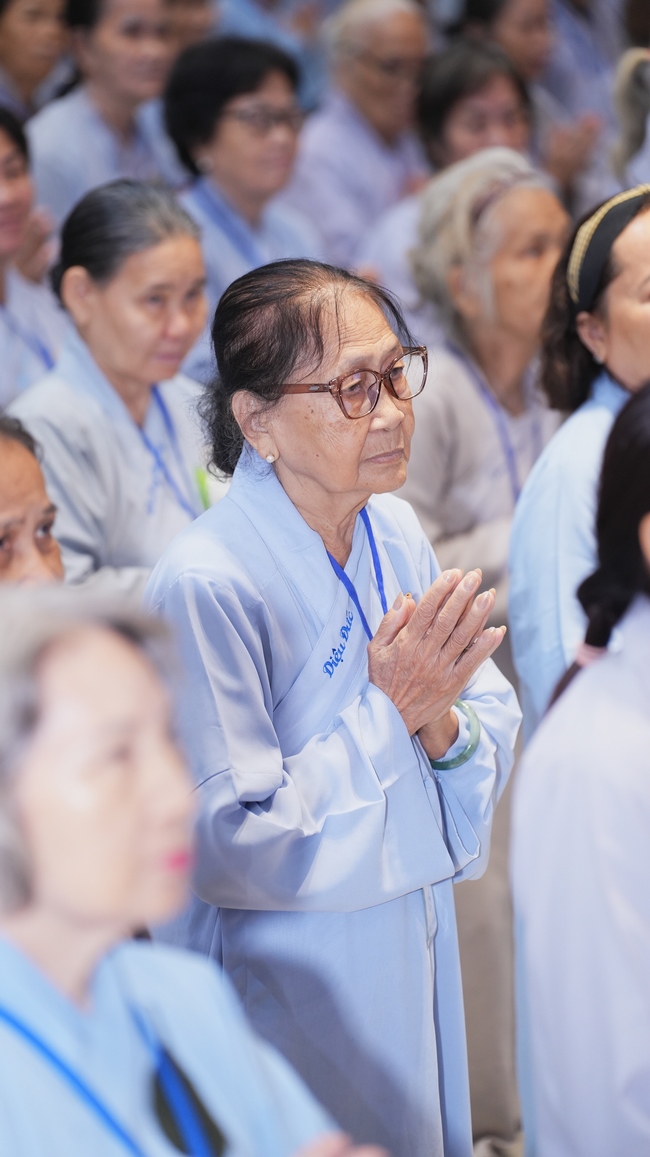 Nhập khóa Khóa tu Phật thất lần thứ 109.