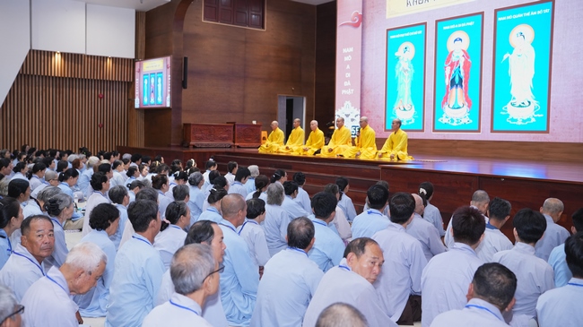 Nhập khóa Khóa tu Phật thất lần thứ 109.
