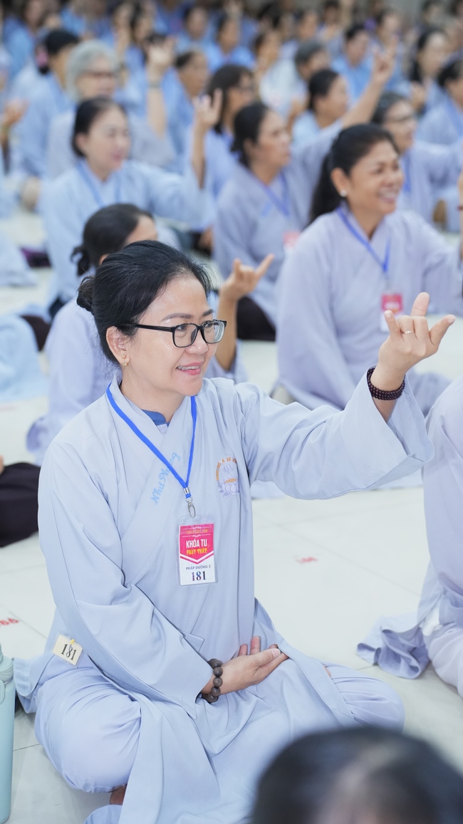 Nhập khóa Khóa tu Phật thất lần thứ 109.