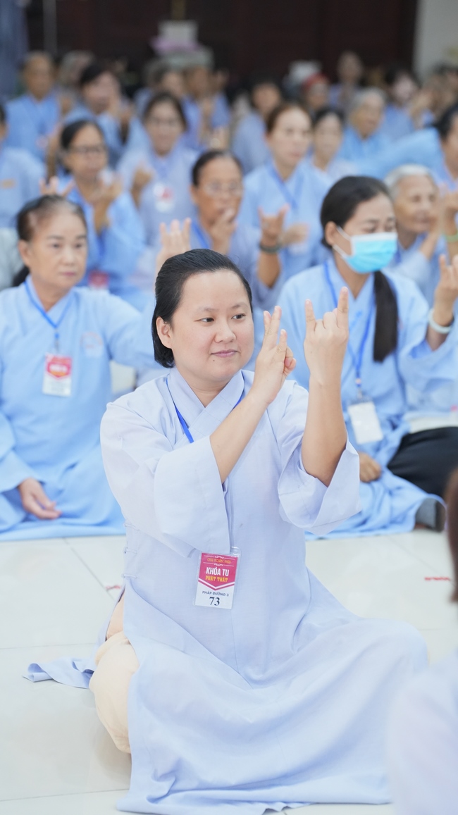 Nhập khóa Khóa tu Phật thất lần thứ 109.