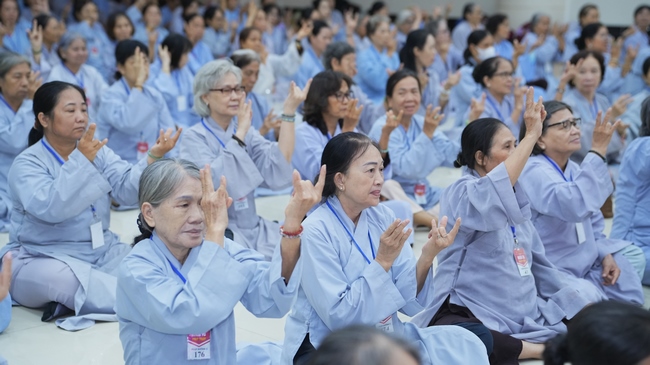 Nhập khóa Khóa tu Phật thất lần thứ 109.