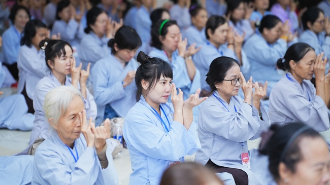 Nhập khóa Khóa tu Phật thất lần thứ 109.