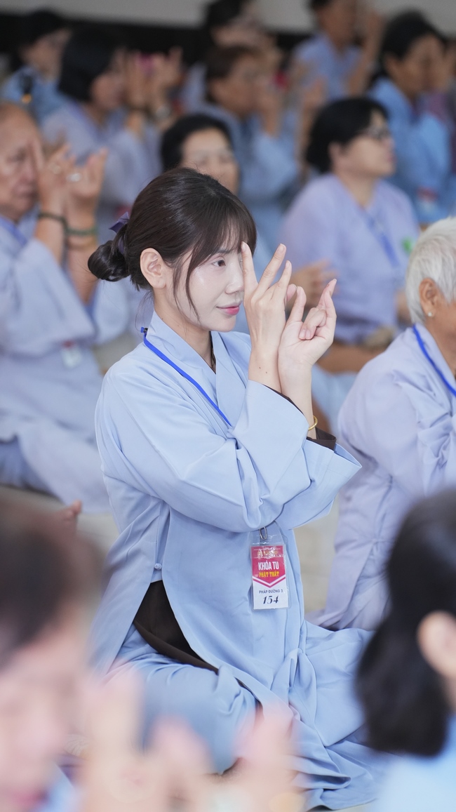 Nhập khóa Khóa tu Phật thất lần thứ 109.