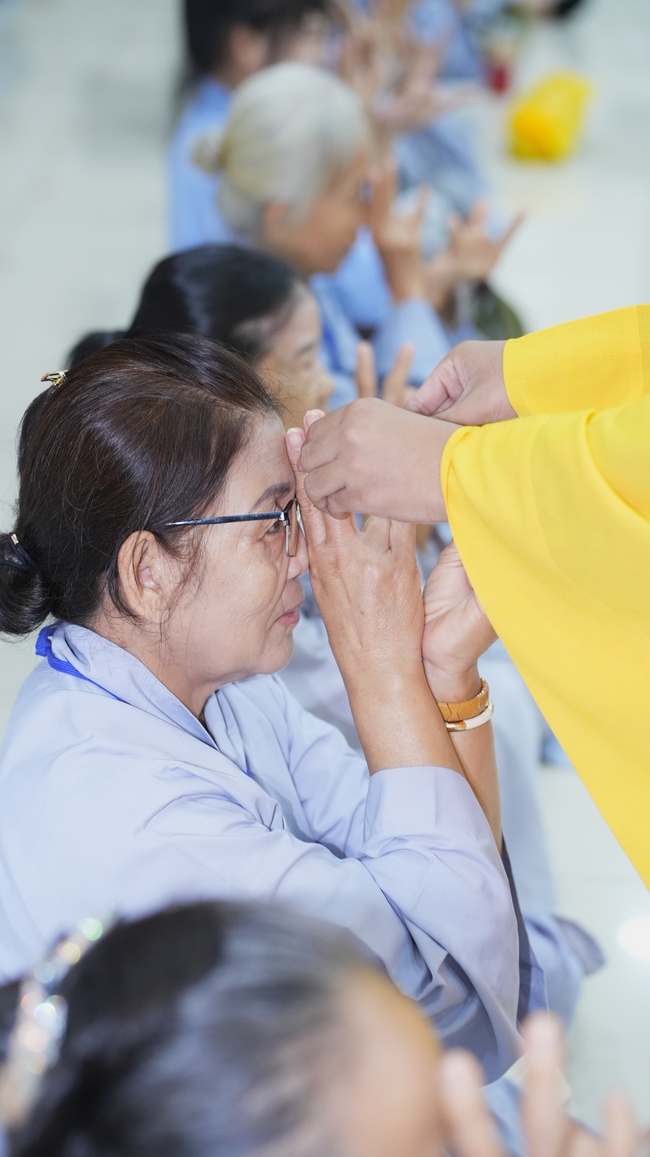 Nhập khóa Khóa tu Phật thất lần thứ 109.