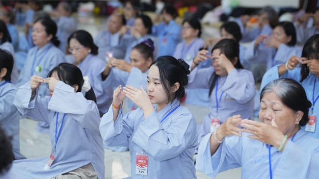 Nhập khóa Khóa tu Phật thất lần thứ 109.