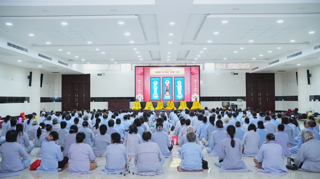 Nhập khóa Khóa tu Phật thất lần thứ 109.
