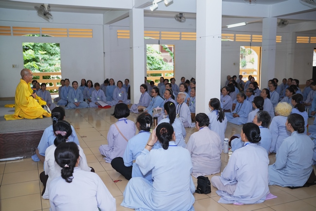 Pháp thoại Đời Này Dứt Khoát Phải Tu - TT. Thích Trí Huệ | Khoá tu Phật thất 109.