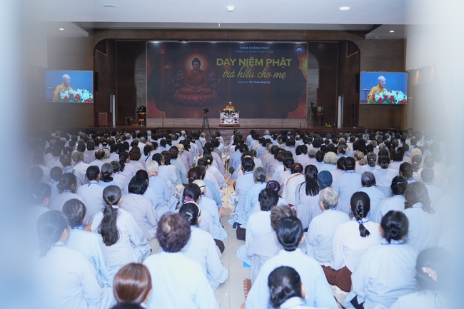 Pháp thoại Dạy Niệm Phật Trả Hiếu Cho Mẹ - HT. Thích Nhật Hỷ | Khoá tu Phật thất 109.