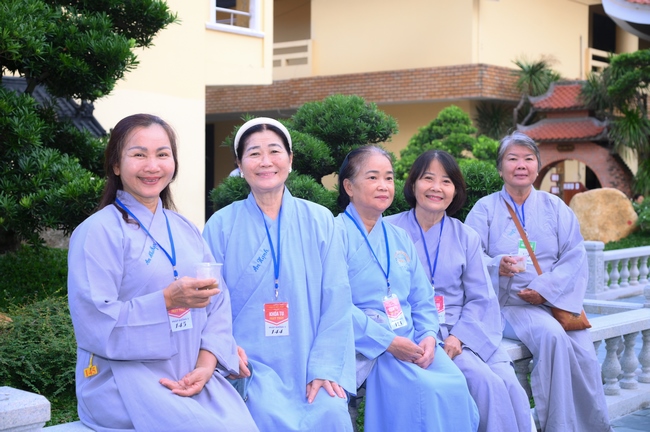 Pháp thoại Dạy Niệm Phật Trả Hiếu Cho Mẹ - HT. Thích Nhật Hỷ | Khoá tu Phật thất 109.