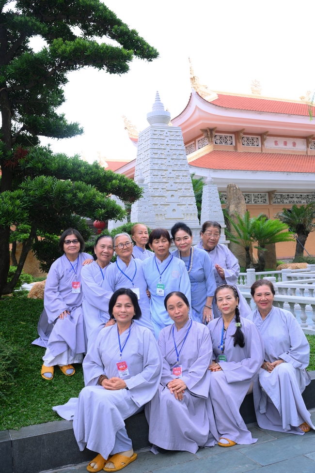 Pháp thoại Dạy Niệm Phật Trả Hiếu Cho Mẹ - HT. Thích Nhật Hỷ | Khoá tu Phật thất 109.