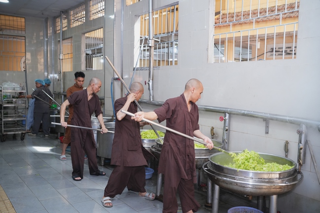 Pháp thoại Dạy Niệm Phật Trả Hiếu Cho Mẹ - HT. Thích Nhật Hỷ | Khoá tu Phật thất 109.