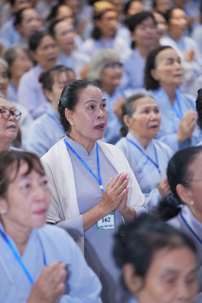 Pháp thoại Dạy Niệm Phật Trả Hiếu Cho Mẹ - HT. Thích Nhật Hỷ | Khoá tu Phật thất 109.