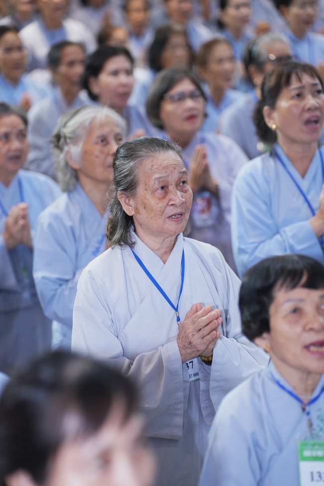 Pháp thoại Dạy Niệm Phật Trả Hiếu Cho Mẹ - HT. Thích Nhật Hỷ | Khoá tu Phật thất 109.