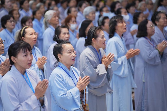 Pháp thoại Dạy Niệm Phật Trả Hiếu Cho Mẹ - HT. Thích Nhật Hỷ | Khoá tu Phật thất 109.