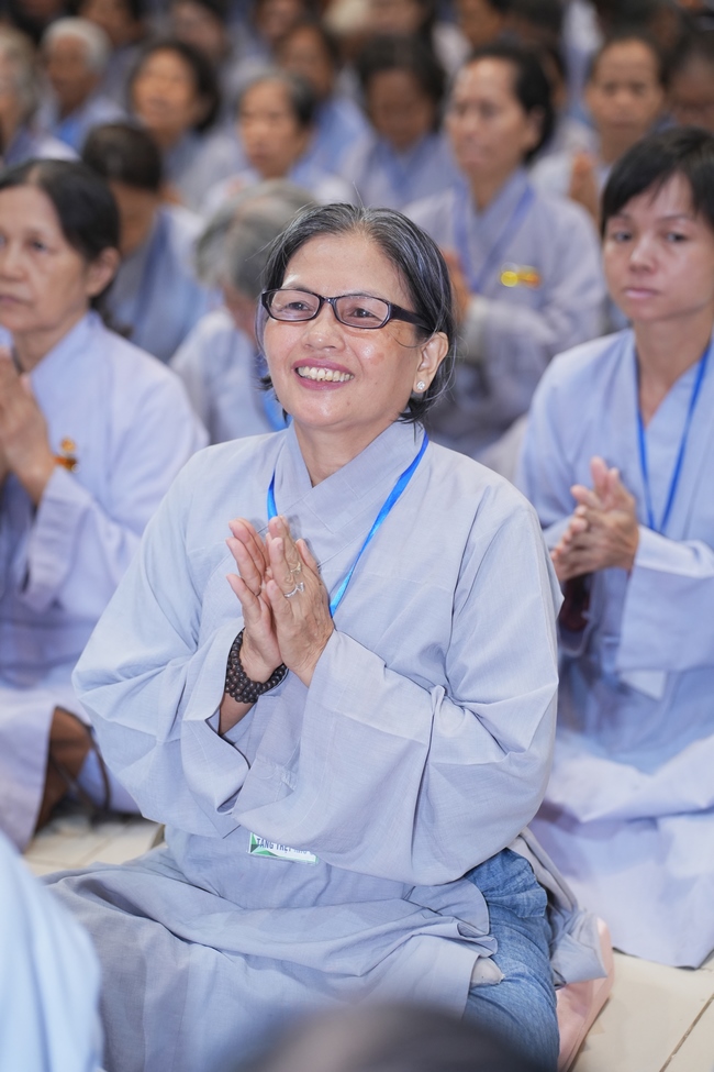 Pháp thoại Dạy Niệm Phật Trả Hiếu Cho Mẹ - HT. Thích Nhật Hỷ | Khoá tu Phật thất 109.