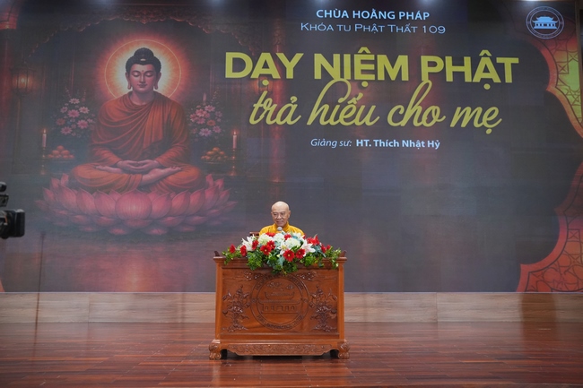 Pháp thoại Dạy Niệm Phật Trả Hiếu Cho Mẹ - HT. Thích Nhật Hỷ | Khoá tu Phật thất 109.