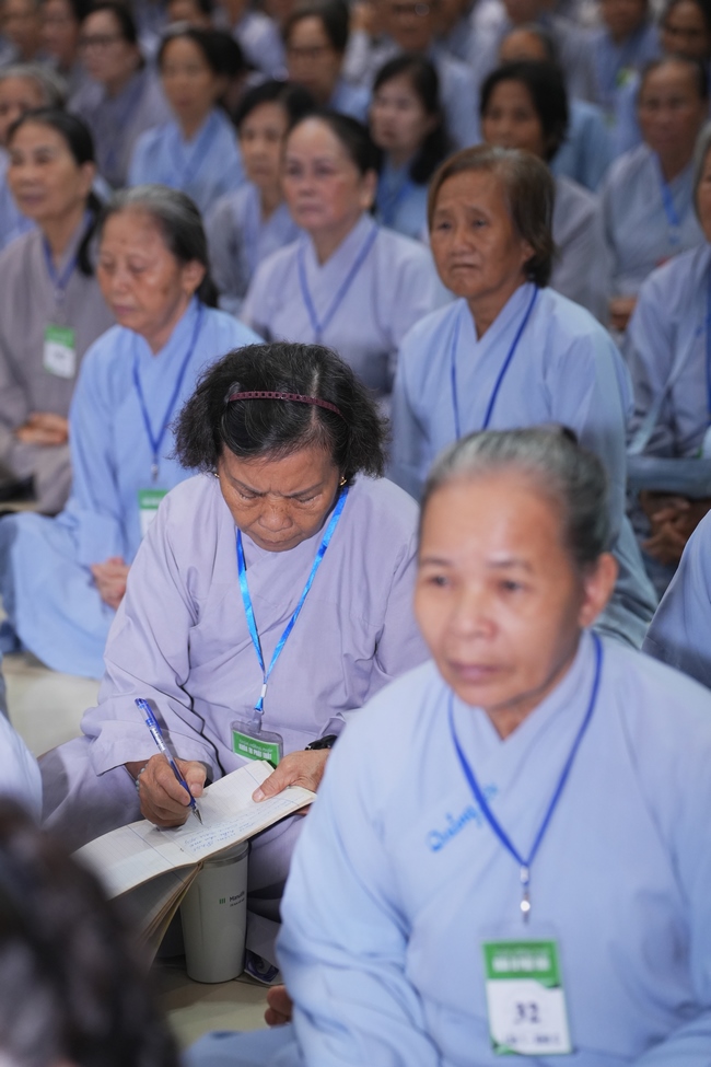 Pháp thoại Dạy Niệm Phật Trả Hiếu Cho Mẹ - HT. Thích Nhật Hỷ | Khoá tu Phật thất 109.