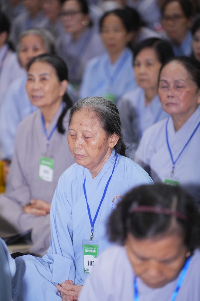 Pháp thoại Dạy Niệm Phật Trả Hiếu Cho Mẹ - HT. Thích Nhật Hỷ | Khoá tu Phật thất 109.