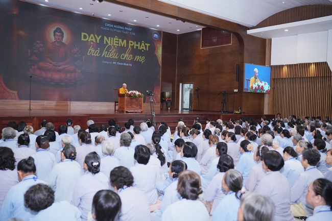Pháp thoại Dạy Niệm Phật Trả Hiếu Cho Mẹ - HT. Thích Nhật Hỷ | Khoá tu Phật thất 109.