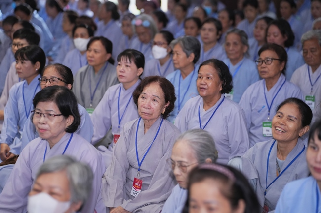 Pháp thoại Dạy Niệm Phật Trả Hiếu Cho Mẹ - HT. Thích Nhật Hỷ | Khoá tu Phật thất 109.