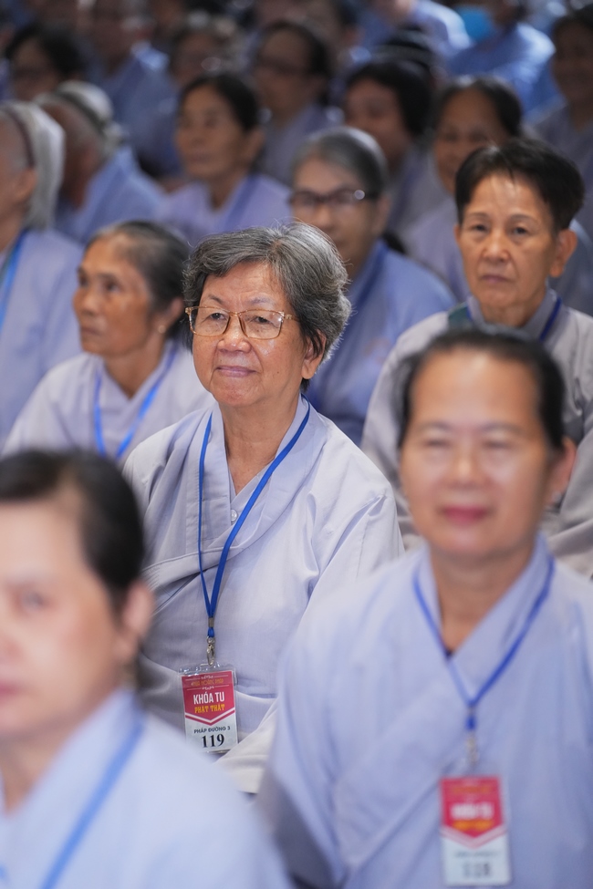 Pháp thoại Dạy Niệm Phật Trả Hiếu Cho Mẹ - HT. Thích Nhật Hỷ | Khoá tu Phật thất 109.